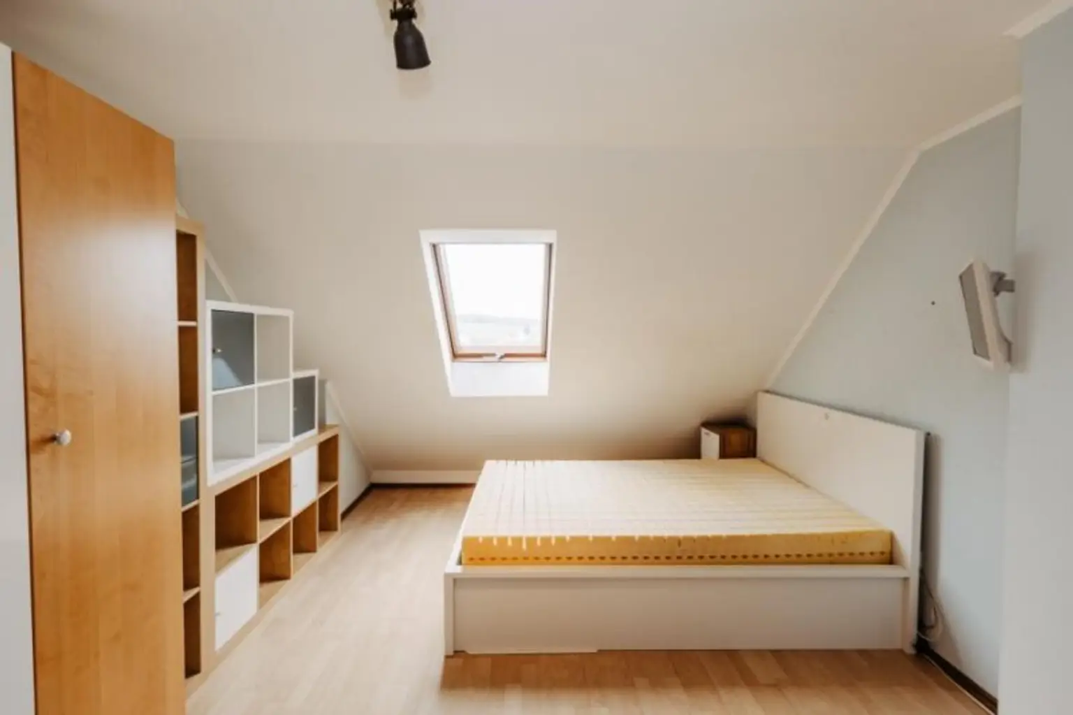 Gepflegtes, neu revitalisiertes  und liebevoll erhaltenes Landhaus. Natur, Sonne, Ruhe,  Seelenheil.