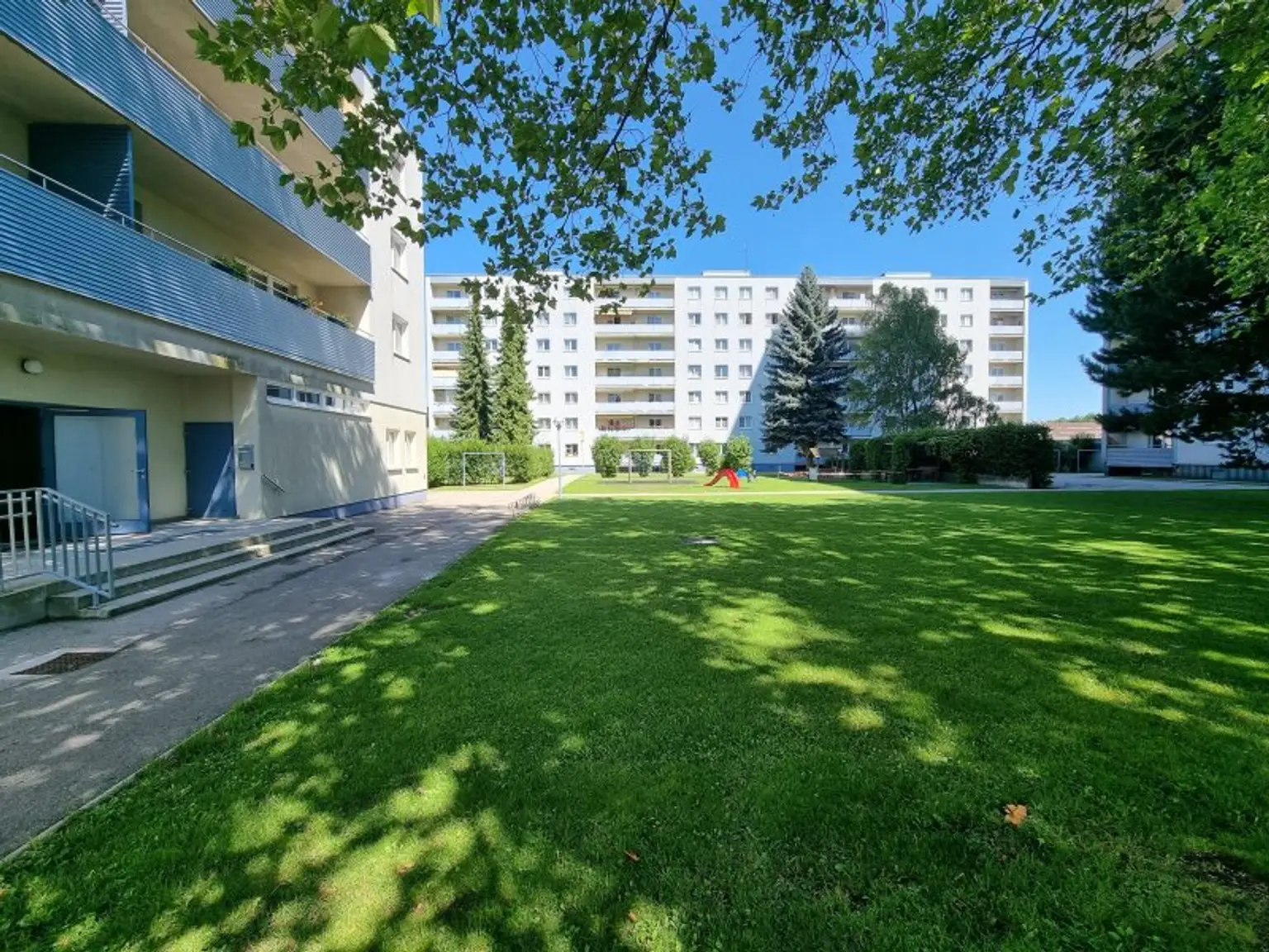 116 m², 4-Zimmerwohnung mit Loggia in Bestlage
