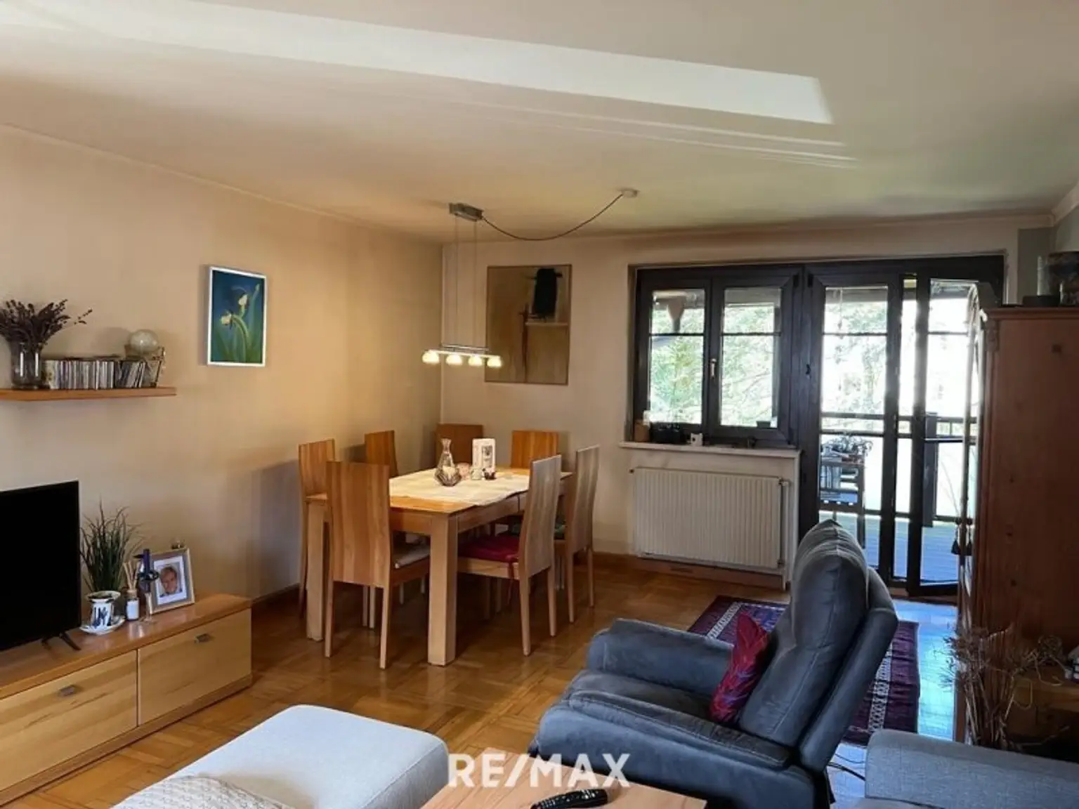 großzügiges Büro/Wohnzimmer