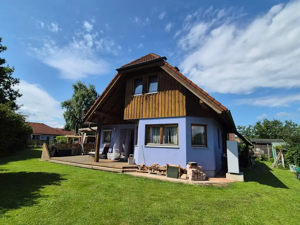 ENTZÜCKENDES LANDHAUS AUF BAURECHTSGRUND