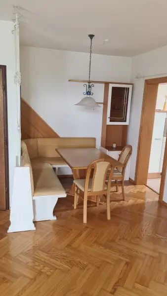 3 Zimmer-Wohnung mit Loggia und Einzelgarage in guter Lage