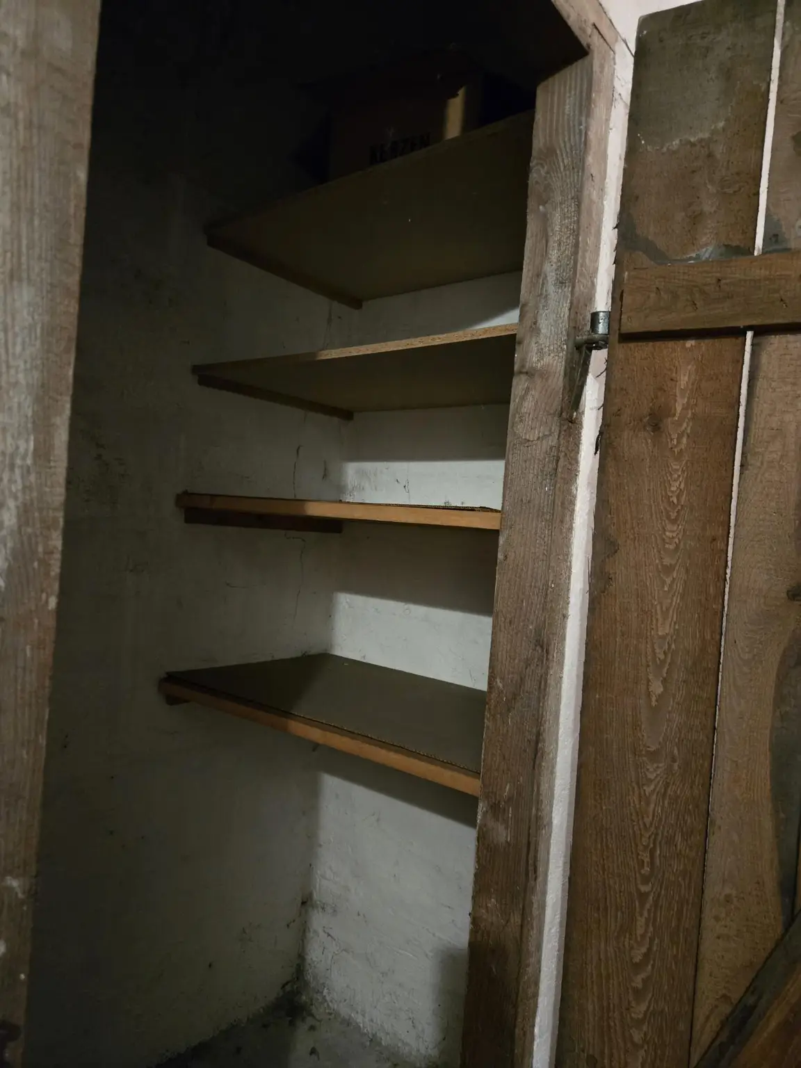 Zugehöriges Kellerabteil