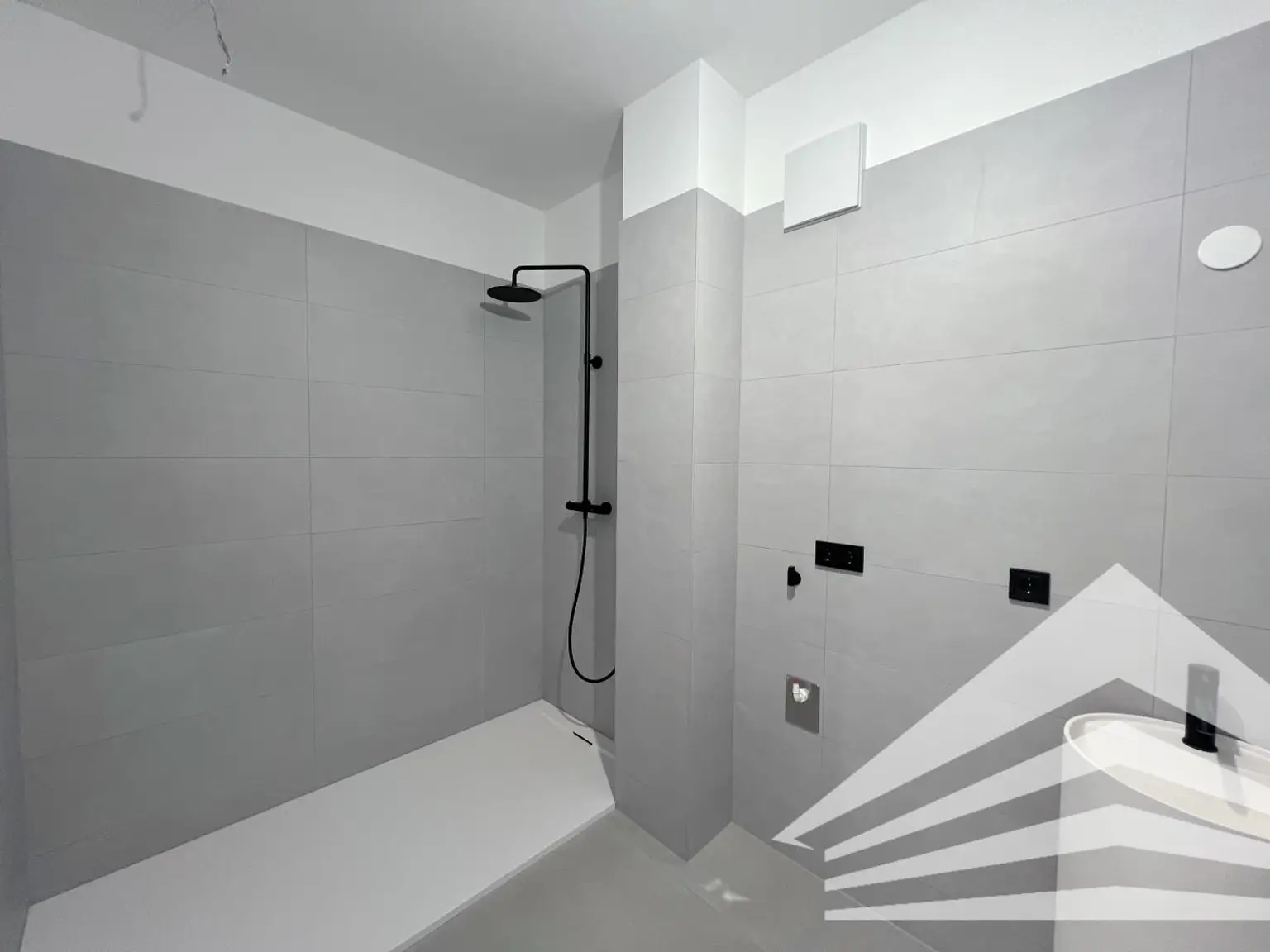 Badezimmer inkl. Dusche und Wanne