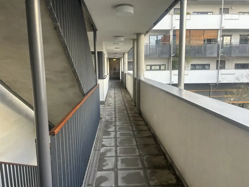 Bright 3-Room Apartment with Southeast-Facing Loggia in Prime Location – Near U1 Kagran & Donauzentrum