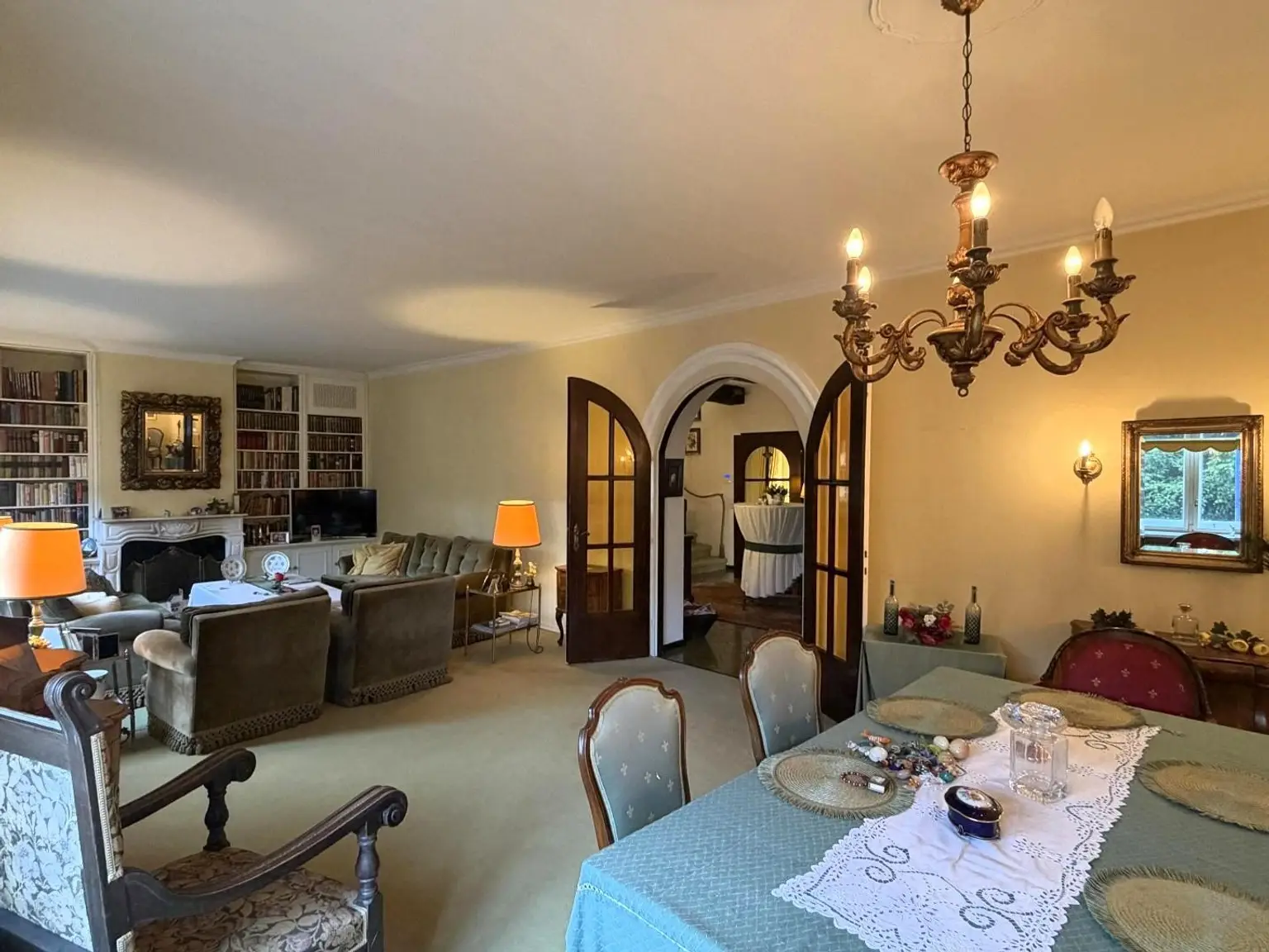 EG / Living mit Gäste-Essplatz