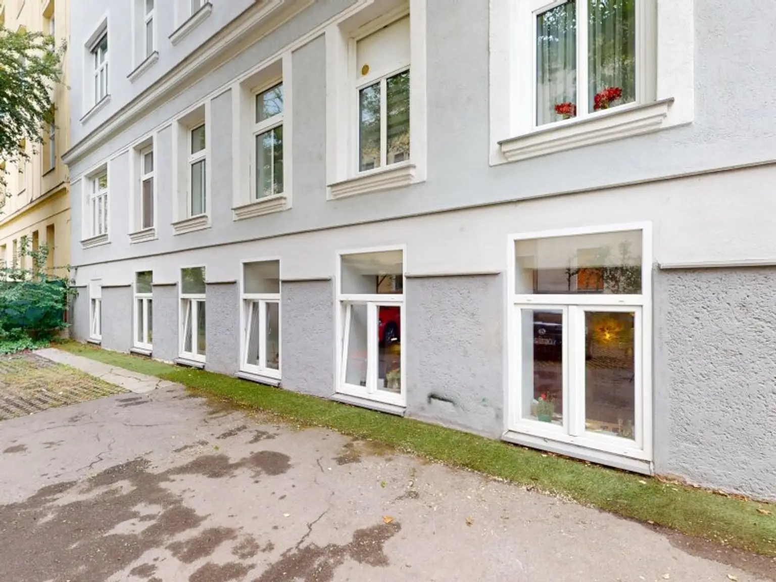 Eingang und Fenster