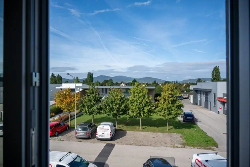 1A Gewerbebetrieb mit Halle und Büroräumen: Erstbezug mit Top-Ausstattung!