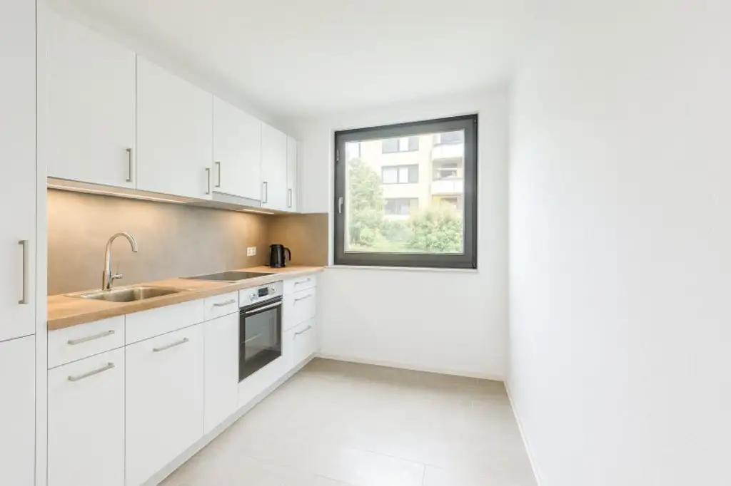 3-Zimmer-Wohnung mit Loggia & Grünblick – Sanierungsprojekt mit Potenzial