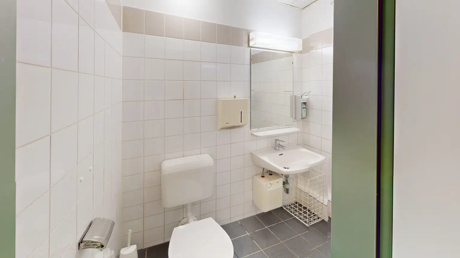 Großzügige Büro-/Praxisräume im 5. OG mit guter Raumaufteilung