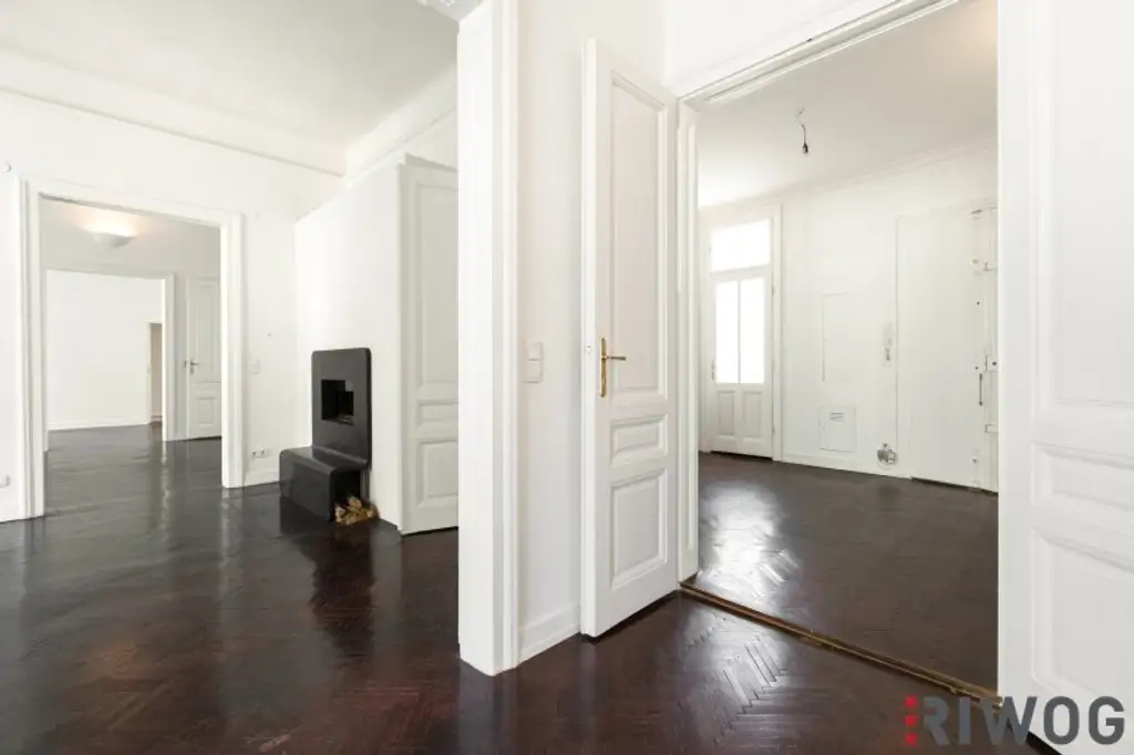 Beeindruckende Stilaltbauwohnung | Innenhofbalkon | Ca. 3,5 m Raumhöhen | 3. Etage | Nähe Donaukanal, Hundertwasserhaus, 1. Bezirk, Prater