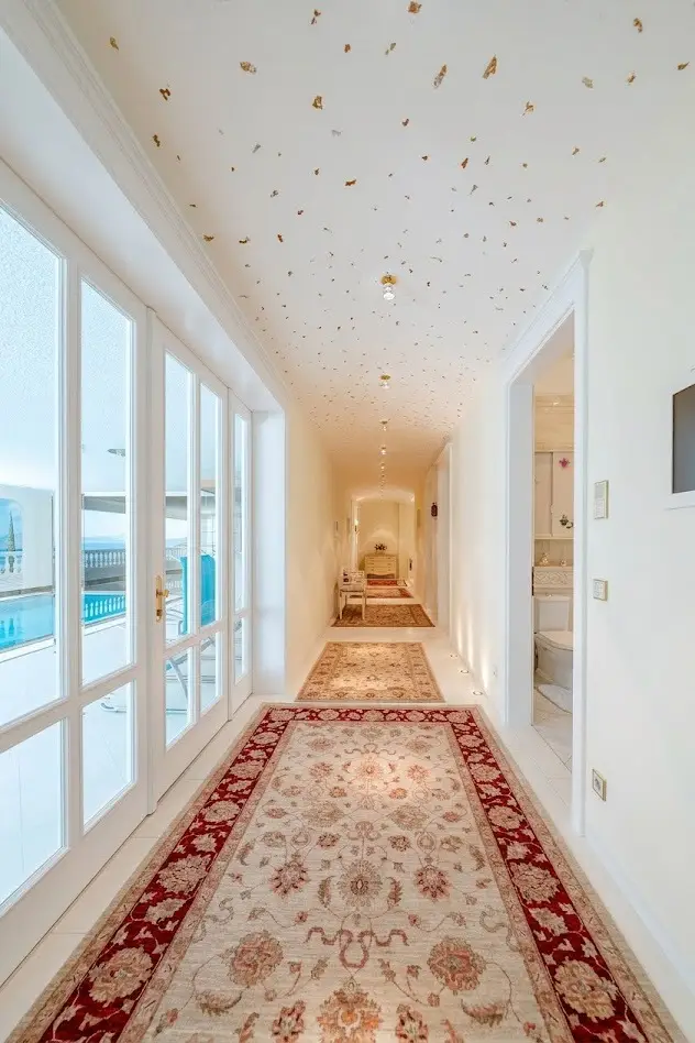 Traumhafte Villa mit Indoor Pool + großem Garten zu verkaufen!