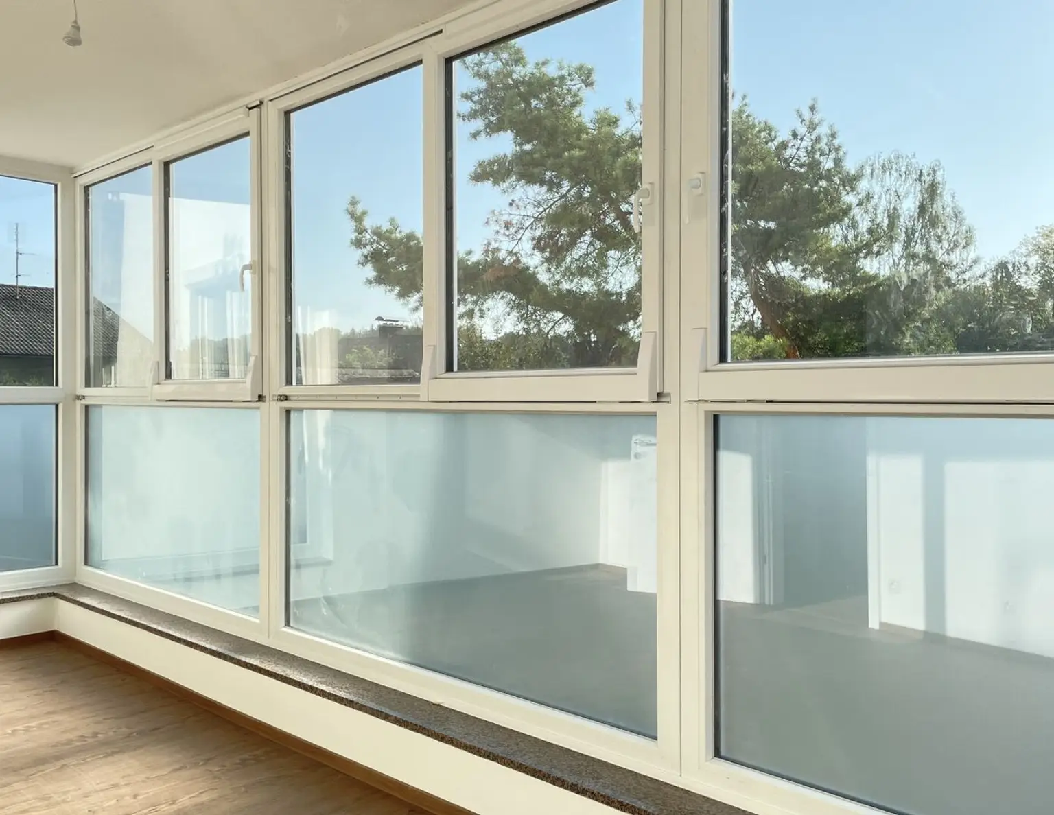 Wohnung mit Wintergarten - Ideal für Singles und Paare!
