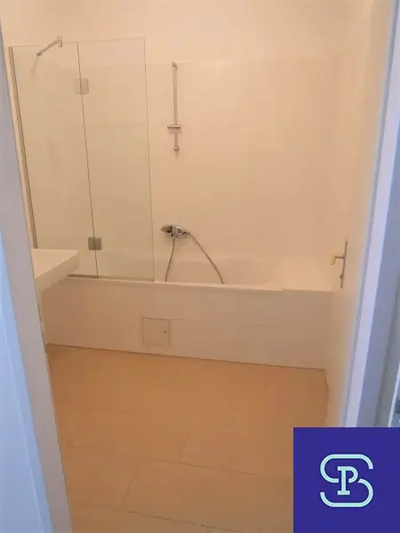 Provisionsfrei: Unbefristeter 55m² Altbau + 25m² Terrasse im topsaniertem Stilaltbau - 1070 Wien!