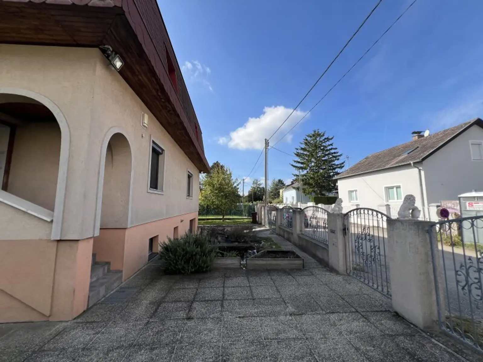 CHARMANTES EINFAMILIENHAUS