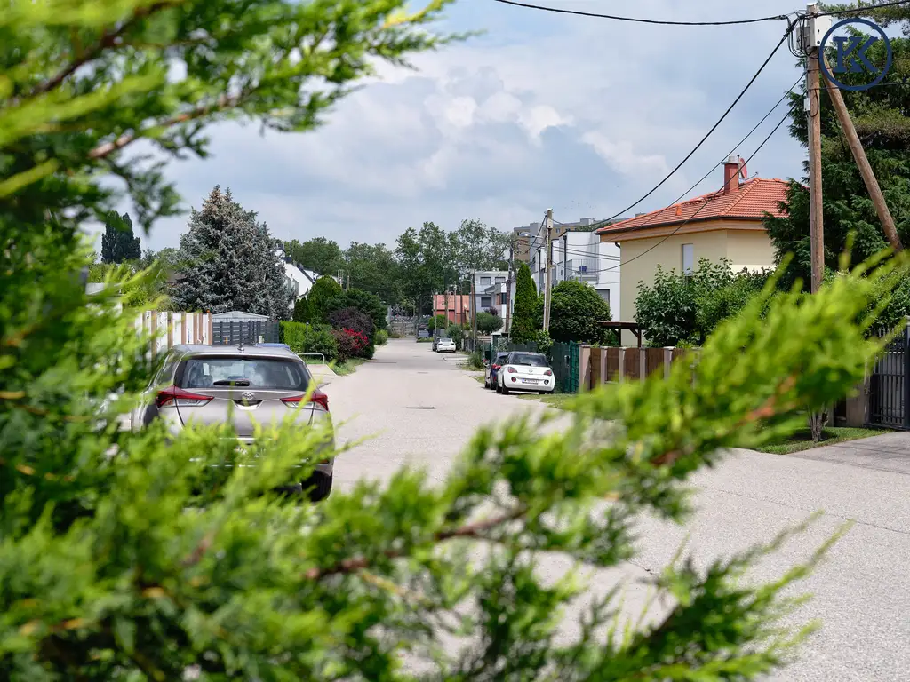 Traumhafte Gartenwohnung in Top-Lage nahe UNO City – Sofort beziehbar!