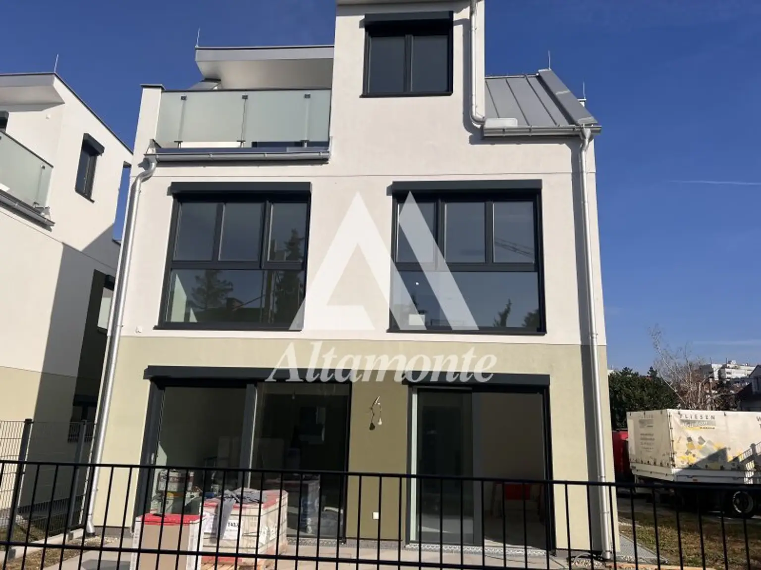 Idyllisches Zuhause mit Stadtanschluss – Erstbezug Einfamilienhaus !