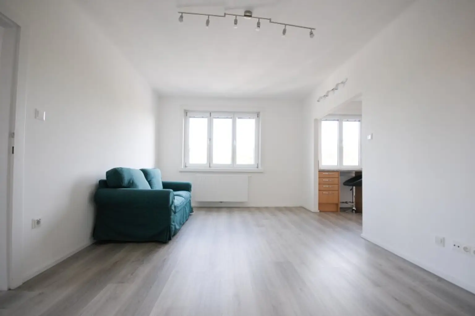 IDEALE 3,5 ZIMMER WOHNUNG - PERFEKTE RAUMAUFTEILUNG UND GEMEINSCHAFTSGARTEN