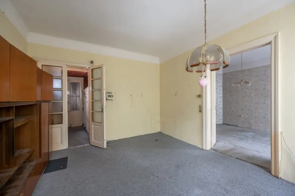 ++NEU++ sanierungsbedürftige 2-Zimmer-Wohnung in sehr guter Lage direkt am Augarten