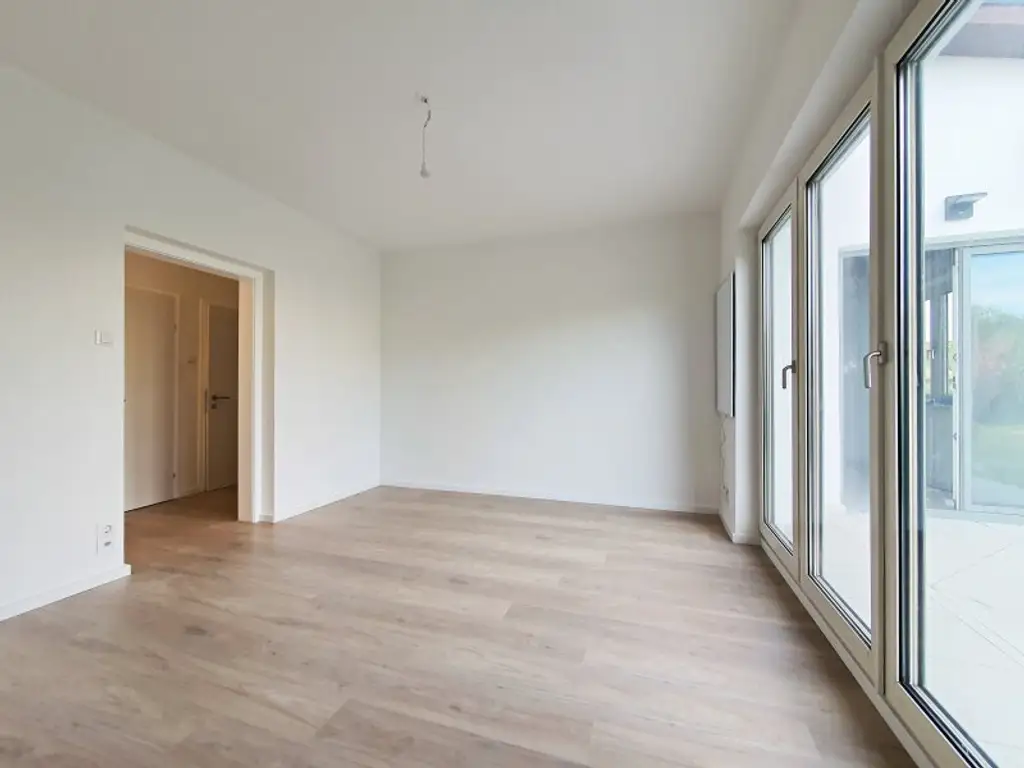 ++TOP++ Seltene Gelegenheit!  Charmantes Einfamilienhaus auf 898 m2 Grundstück - großer Garten!  Sehr ruhig und ZENTRAL gelegen mit eigene Garage!  TOP Anlage +++