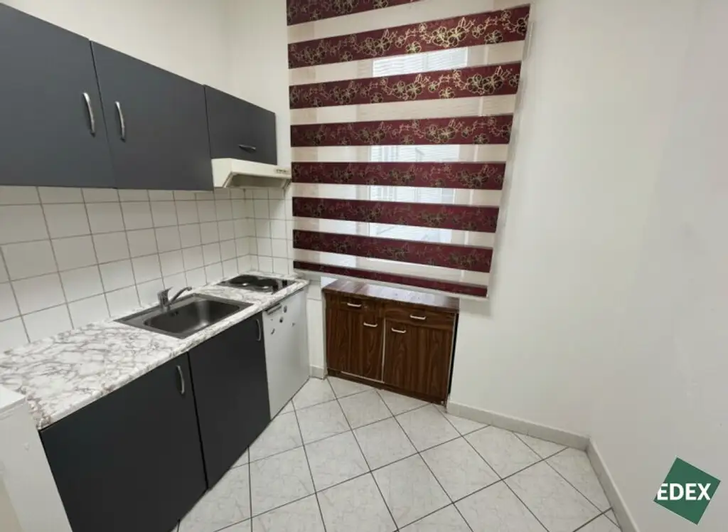 Sanierungsbedürftige 1-Zimmer-Altbauwohnung im EG nahe UKH Lorenz Böhler