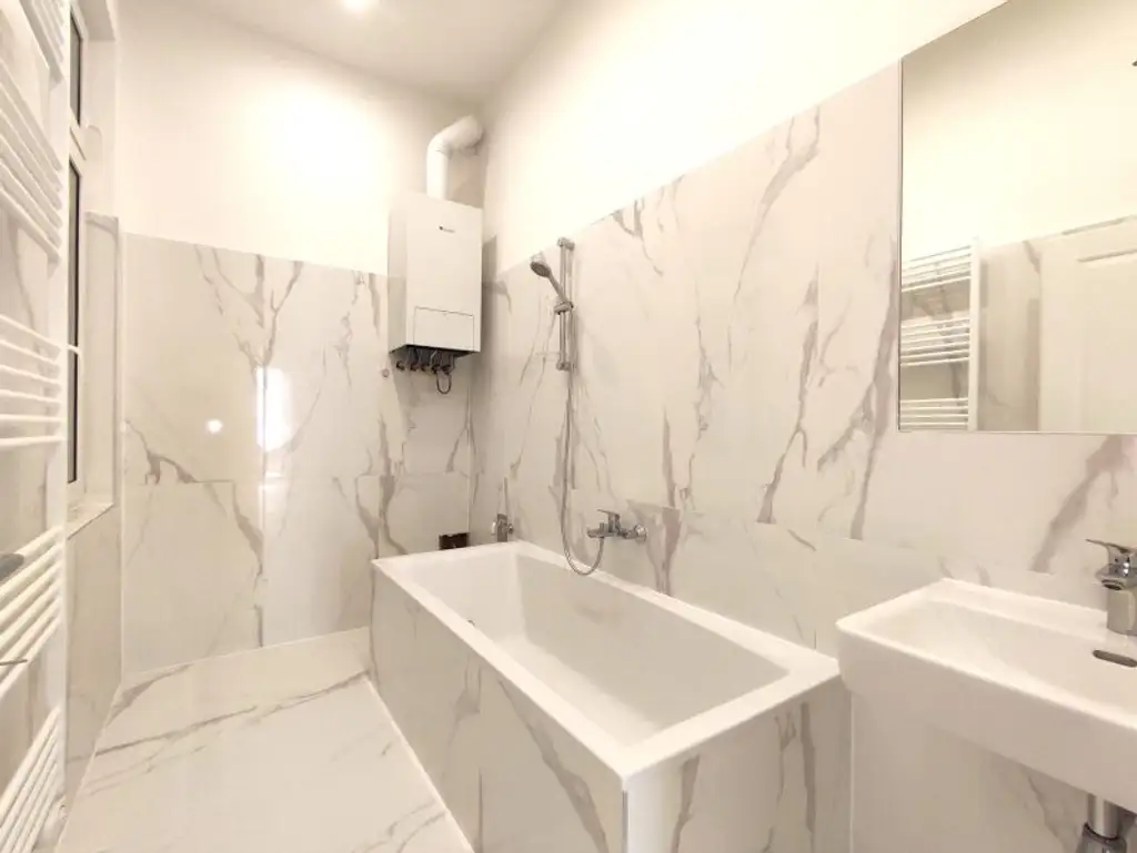 Moderne 3-Zimmer Wohnung mit Altbaucharme! Hochwertige Ausstattung und ideale Anbindung - Nähe U1 Südtiroler Platz!