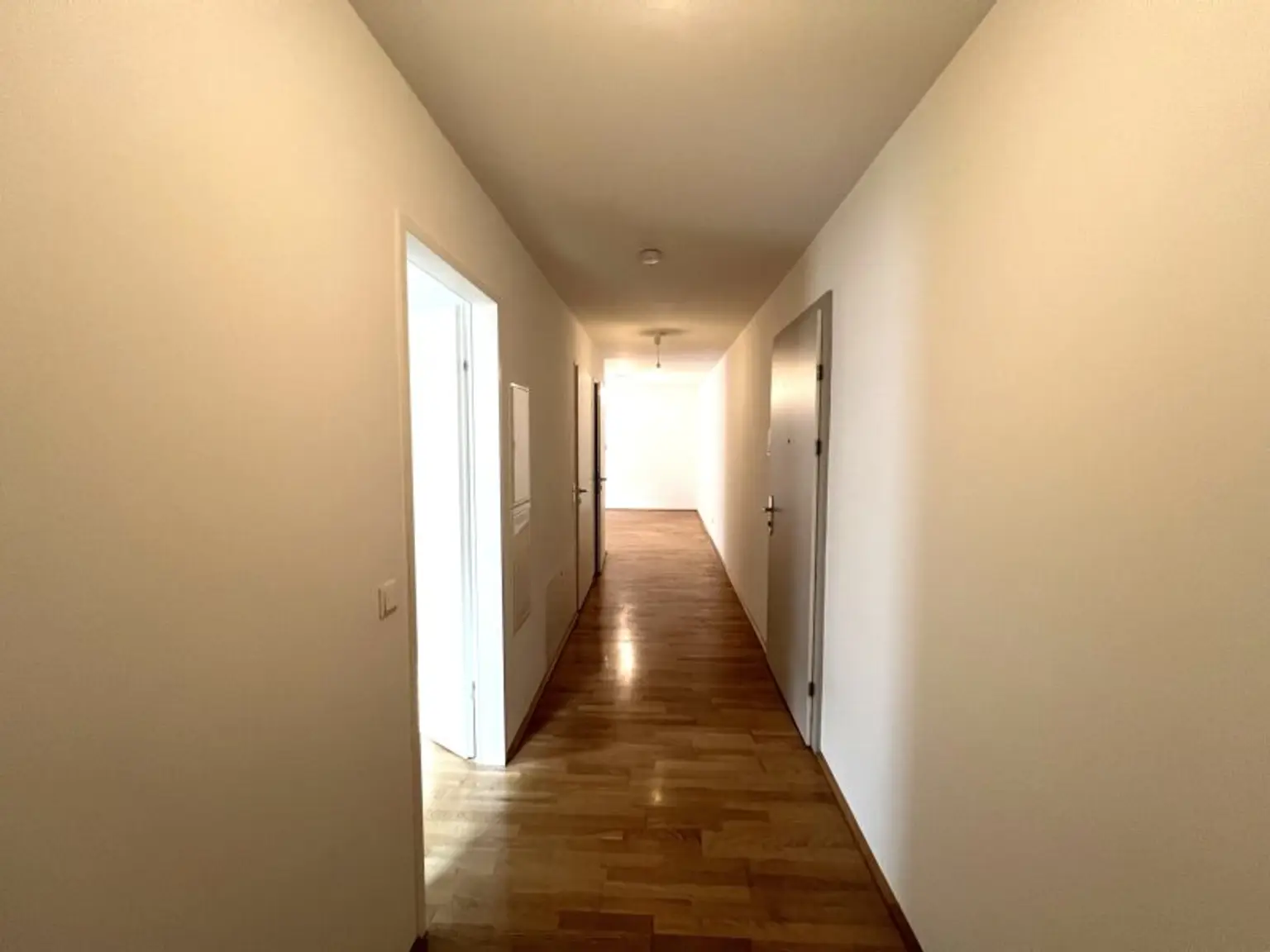 Attraktive 2-Zimmerwohnung mit Kühldecke und Balkon