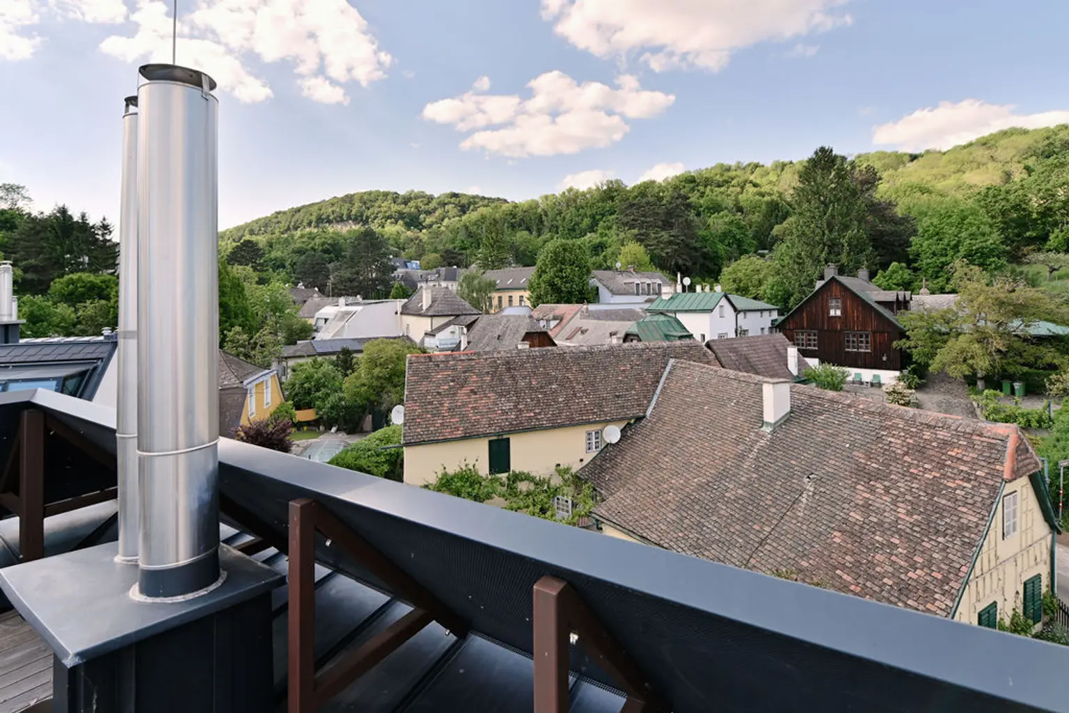 ZUR SCHÖNEN AGNES – Erstbezug: Großzügige 4-Zimmer-Dachgeschoss-Maisonette mit zwei Terrassen in Sievering // PROVISIONSFREI