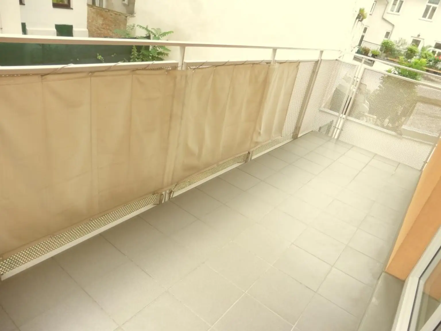 Ruhige Neubauwohnung - modern ausgestattet - großer Balkon - Nähe U4