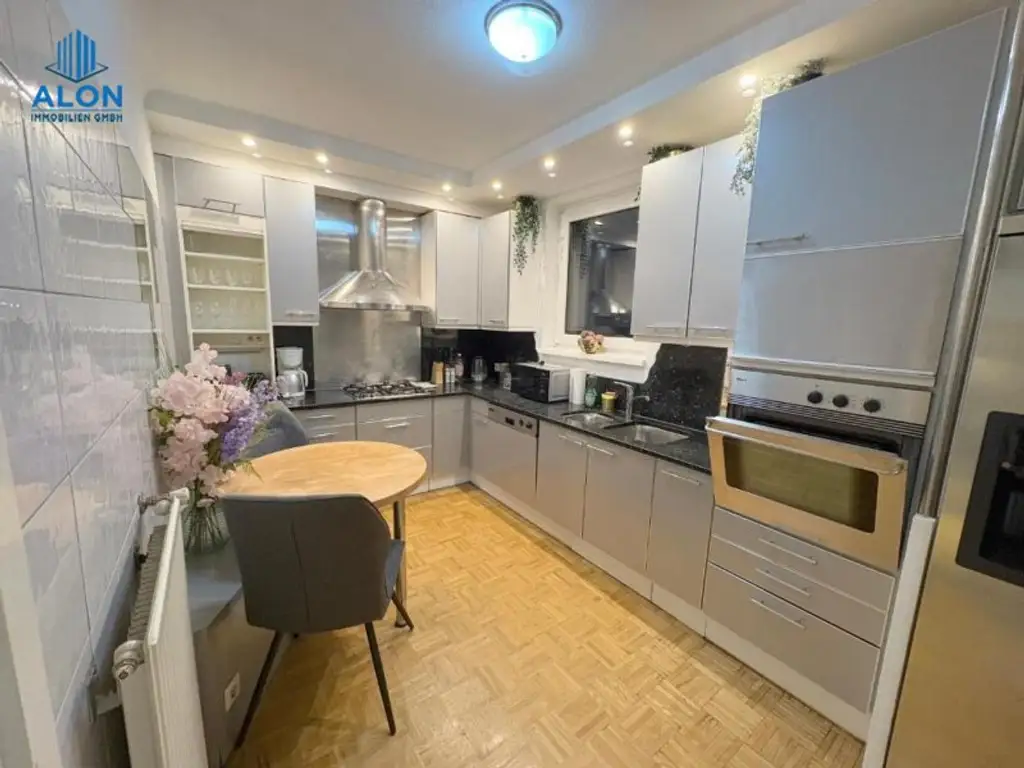 3 Zimmer | WG-geeignet | Toplage beim Naschmarkt | zentrale Anbindung | ruhige Wohnung im 3. Liftstock