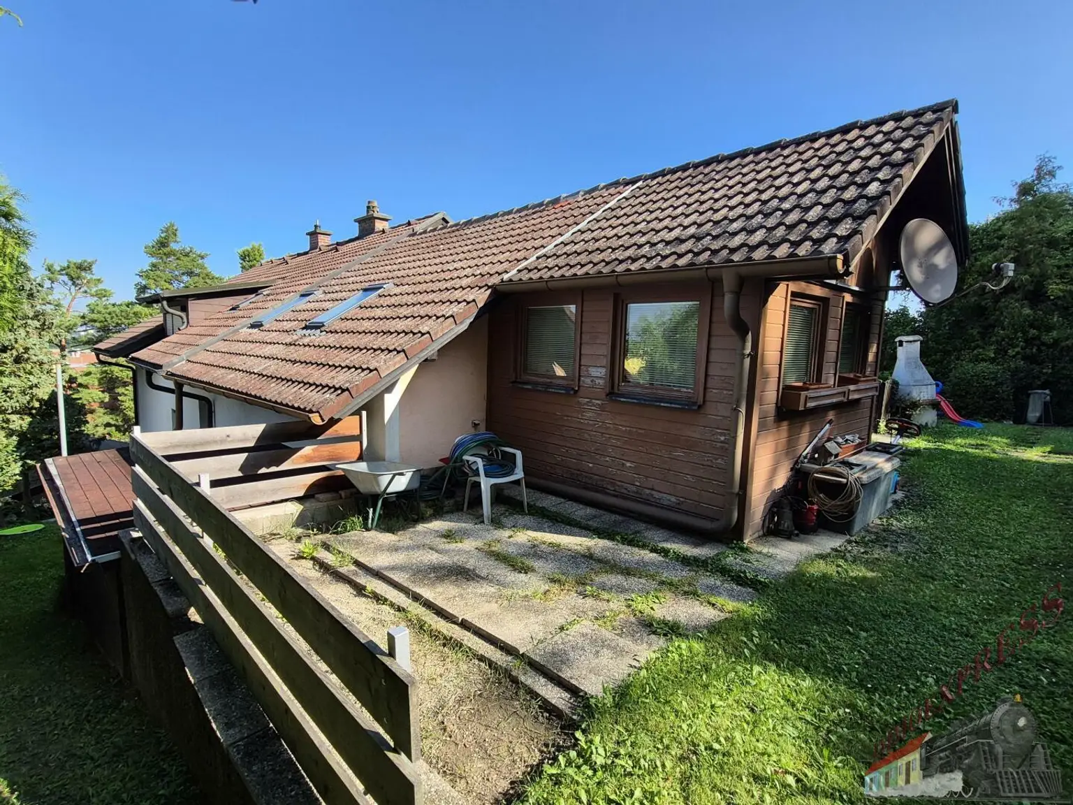Zweifamilienhaus-riesiges Grundstück und Stallung-grenzenlose Möglichkeiten