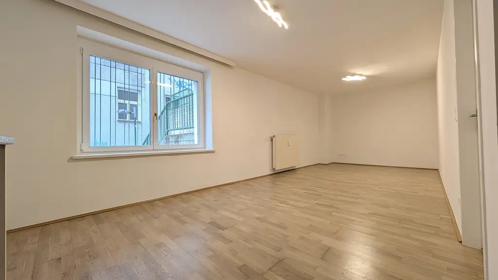 Zentral gelegene, frisch renovierte GARCONNIERE zur unbefristeten Anmietung!