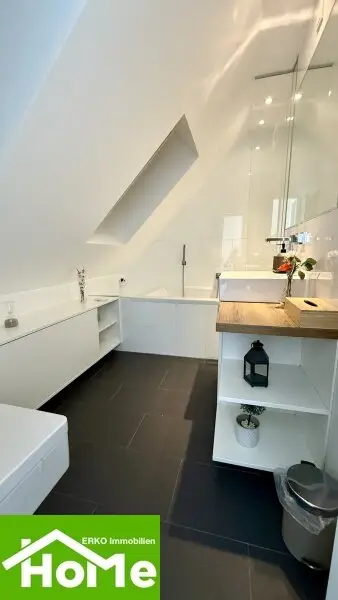 Moderne Dachwohnung auf 2 Etagen und 26m2 Terrasse