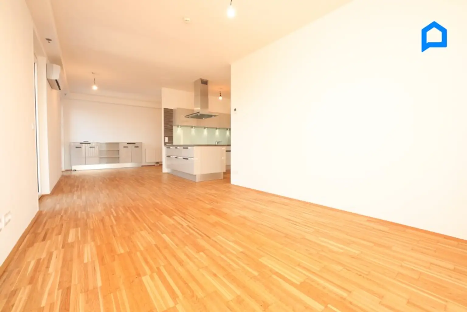 * CITY GATE TOWER * Weitblick über Wien * helle 3 Zimmer * große Loggia* Balkon* Top Küche* Klimaanlage *