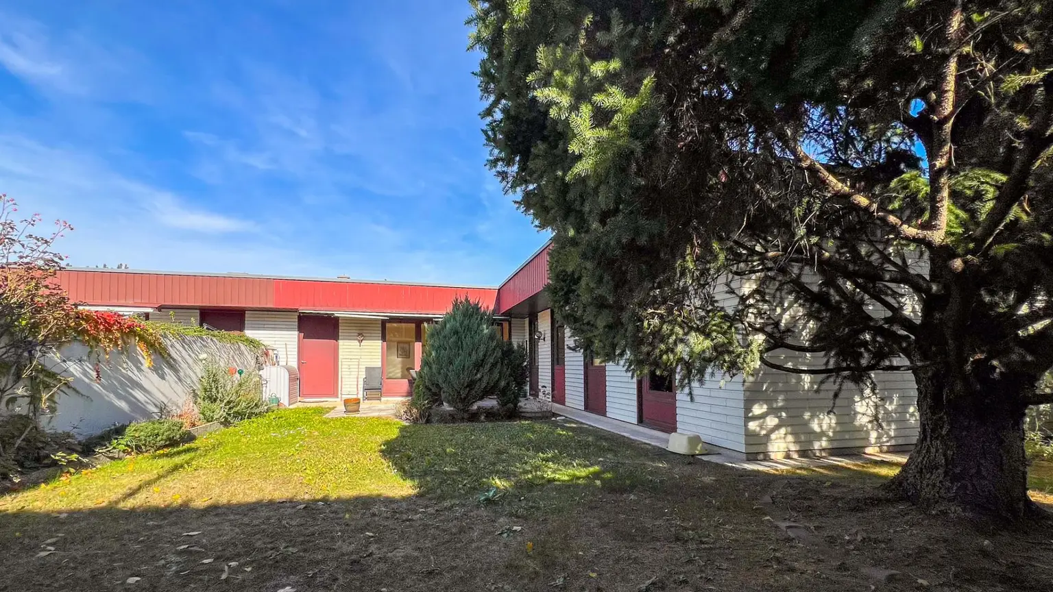 Bungalow - 4-Zimmer mit Pool und Sauna sowie privater Garten