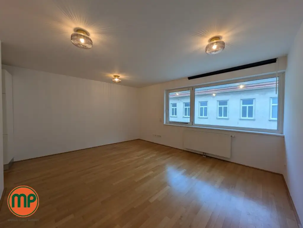 AB APRIL - Lichtdurchflutete 2 Zimmerwohnung