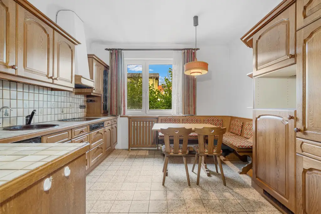 "Großzügiger Bungalow mit Wiennähe und XXL-Garage"