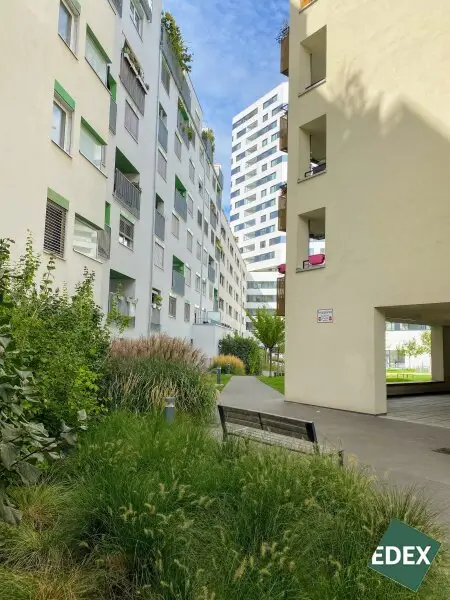 Großes 2-Zimmer-Apartment mit Loggia und Schrankraum beim Hauptbahnhof