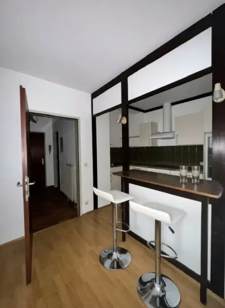 HIT!  GÜNSTIG,FREUNDLICH, BEQUEME 2 ZIMMER WOHNUNG IM ZENTRUM !