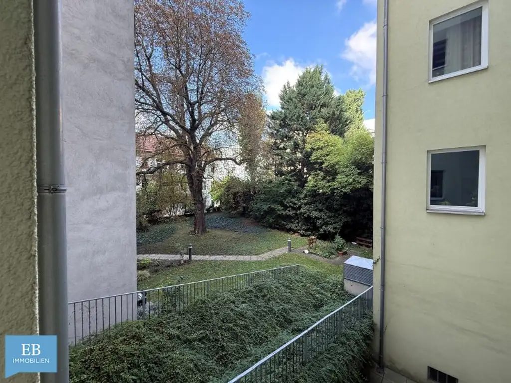 Helle Familienwohnung mit feiner Farbwelt und Fitnessraum im Haus