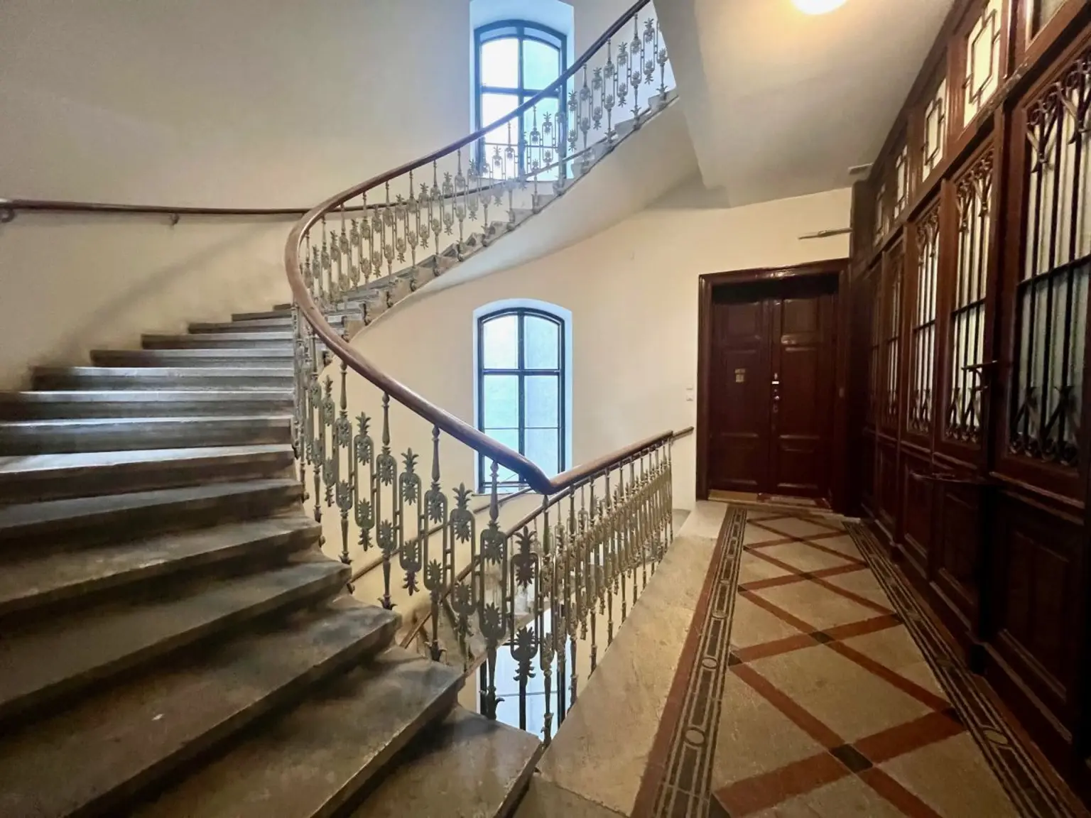 7 | ++ SALZGRIES 1010 WIEN ++ TRAUMHAFTE ALTBAUWOHNUNG | Prima Service Immobilien