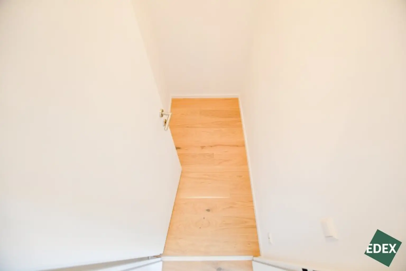 Erstbezug nach Sanierung: Schöne 2-Zimmer-Wohnung mit Top-Anbindung