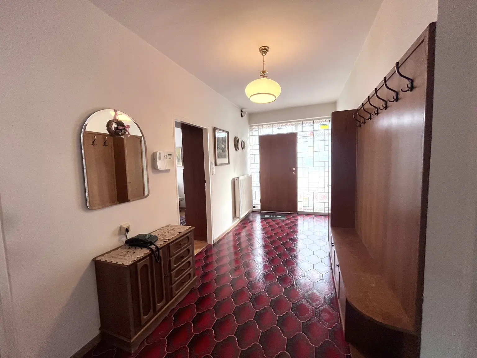 Schönes Einfamilienhaus mit Gartenparadies