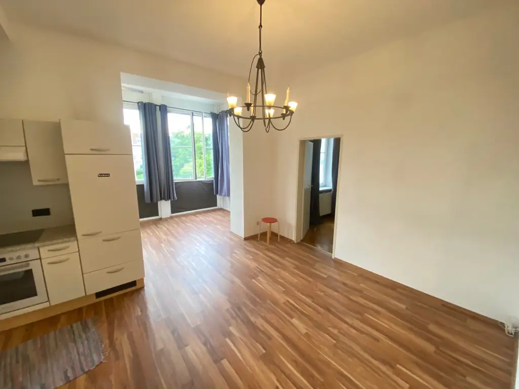 2 ZIMMERWOHNUNG IM ALTBAU NÄHE UNIONKREUZUNG