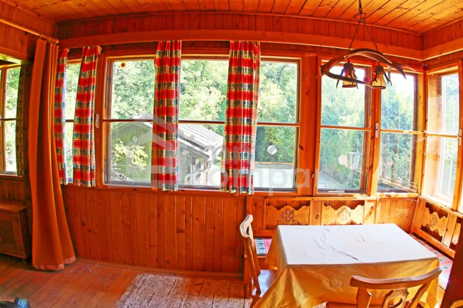 Uriges Landhaus - Traumlage - plus  Pool - Grundfläche 1.594 m² - Renovierung und Schönheitsreparaturen sind erforderlich, dennoch sofort beziehbar!