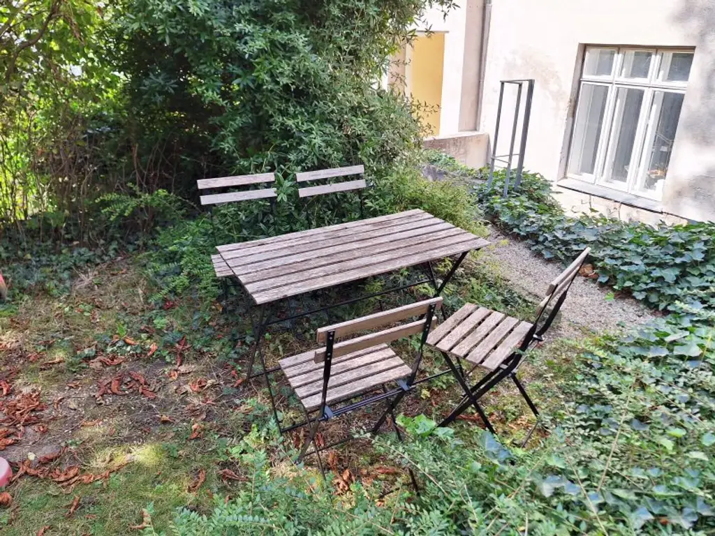Helles, uneinsehbares Dachgeschoß-Loft in Innenhoflage