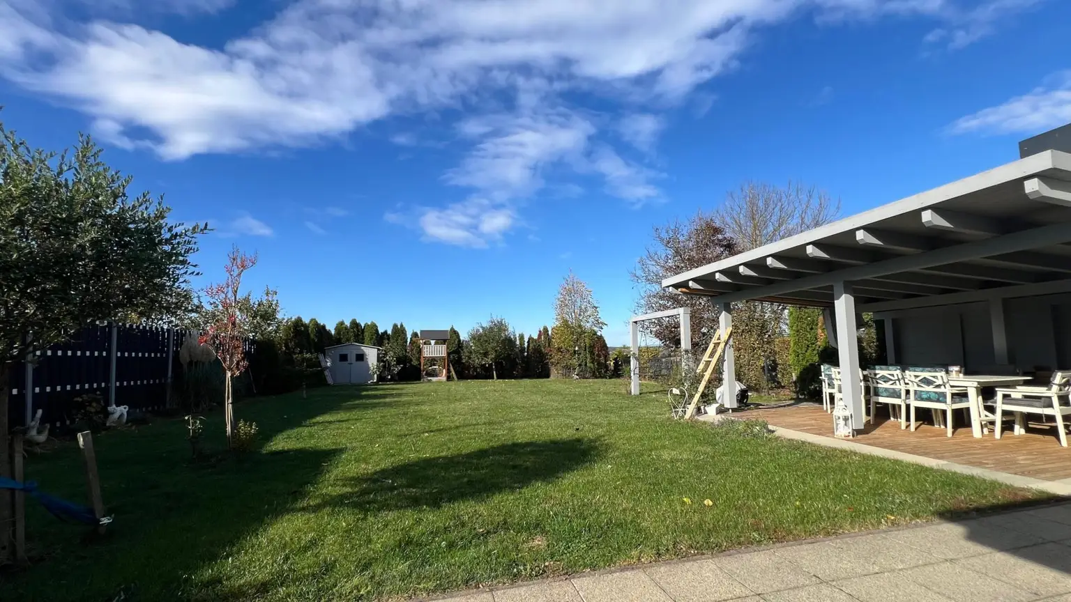 Wohnen mit bester Aussicht und schönem Garten in Schachendorf!