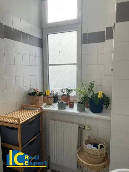 Großzügige Stadtwohnung im Biedermeierhaus, –schön, gepflegt und mit Garage!