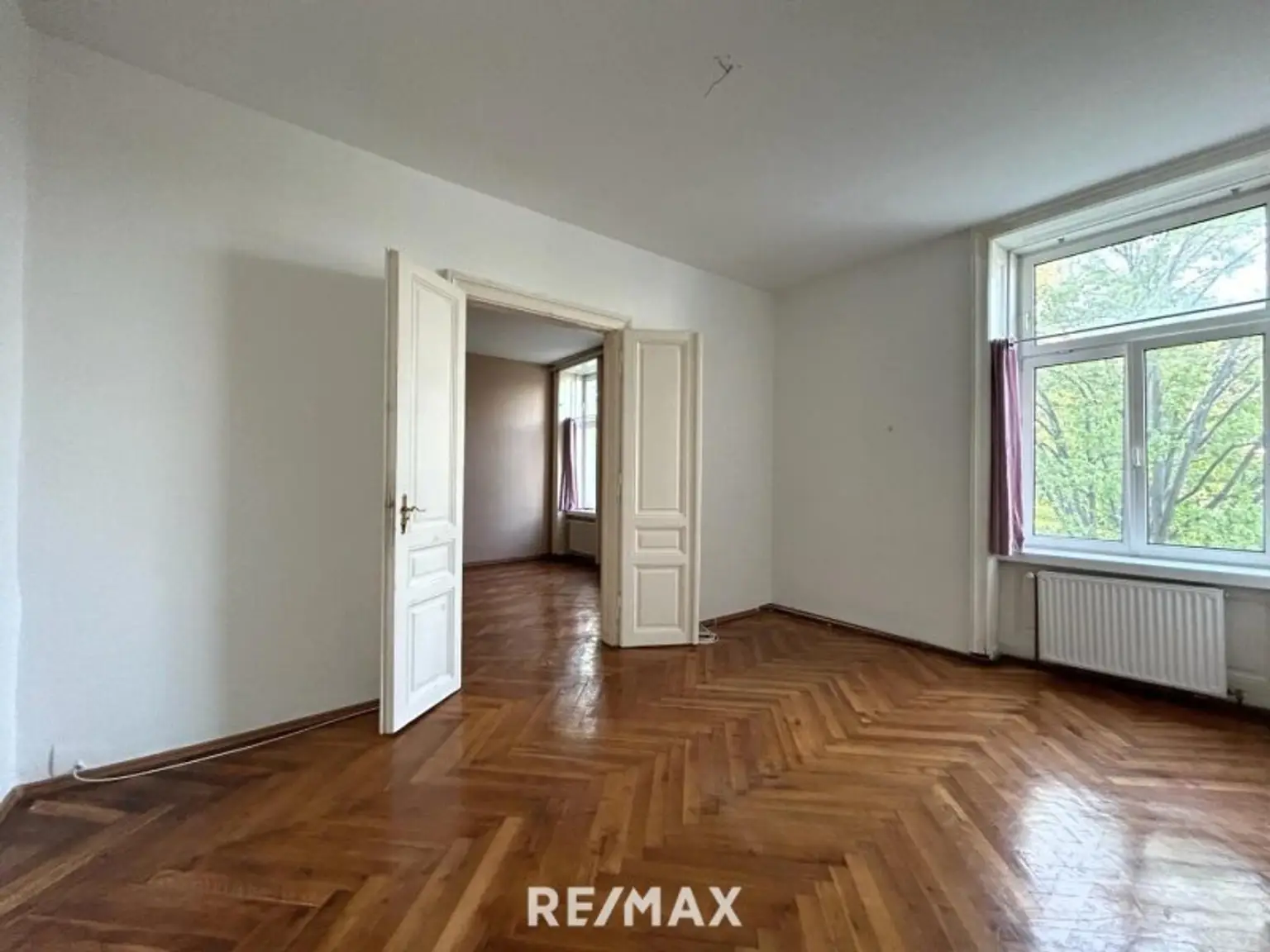3 Zimmer Wohnung im 1. Stock zum Renovieren. Direkt gegenüber AKH.
