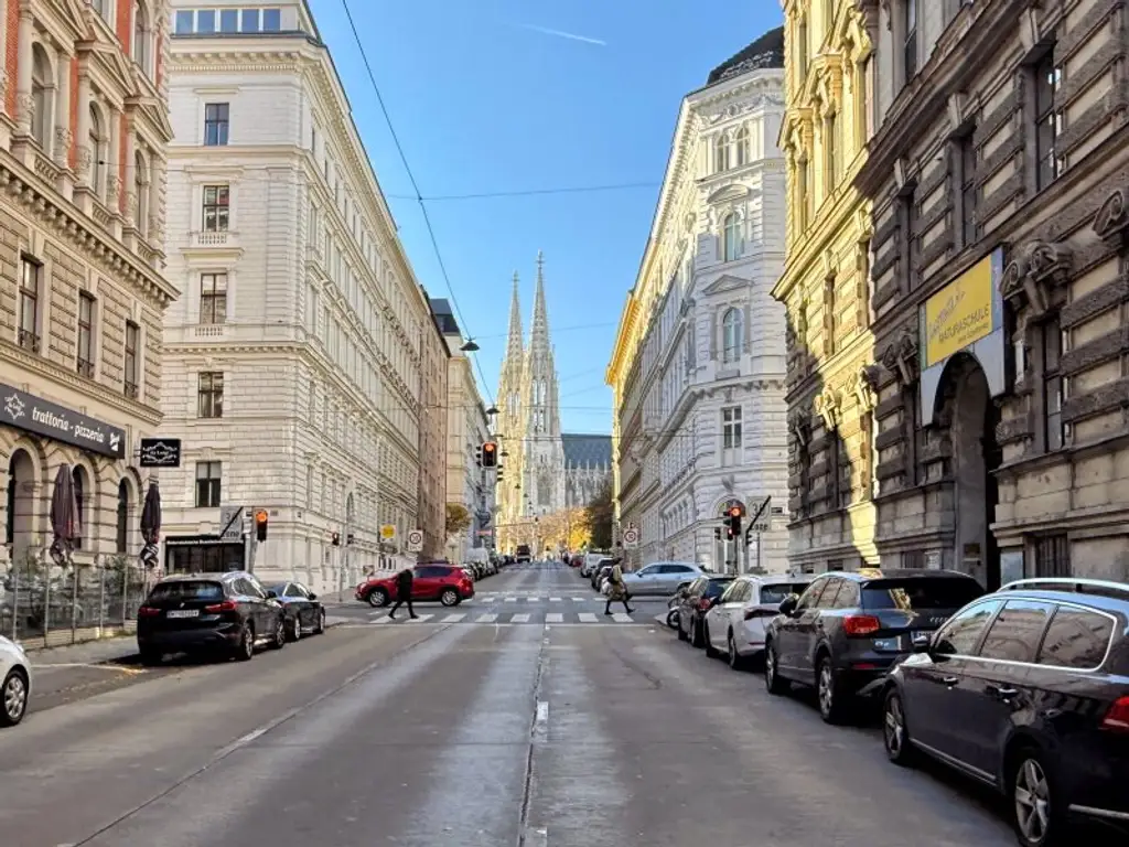 Fully furnished apartment - within walking distance to the 1st district, also available for short-term rentals.