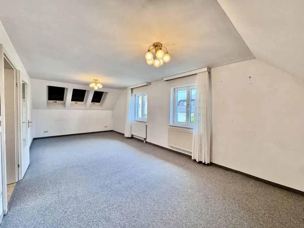 IHR NEUES ZUHAUSE - GROßZÜGIGES EINFAMILIENHAUS MIT SWIMMINGPOOL IN FLORIDSDORF